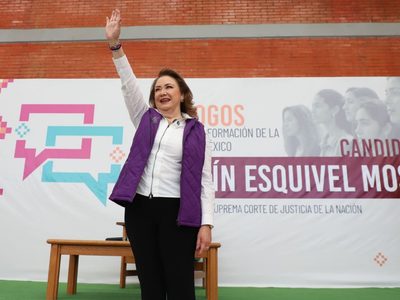 Yasmín Esquivel abre campaña con apoyo del SNTE; se hace llamar “la ministra de la Transformación”