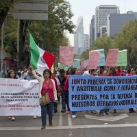 Exigen su reubicación trabajadores de Juntas de Conciliación y Arbitraje