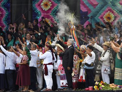 'Se manda obedeciendo al pueblo”, recuerdan a AMLO en ritual de purificación y entrega del bastón