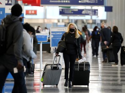 EE.UU. elimina los PCR y las cuarentenas para los turistas vacunados
