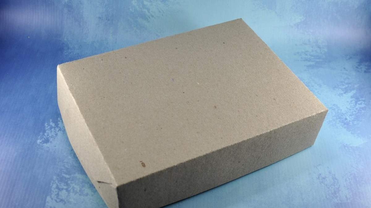 Caja de cartón. Fuente: (Instagram)