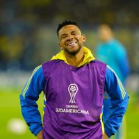 “Mi papá está triste”: el tierno posteo de Frank Fabra junto a su hijo al quedar fuera de los citados