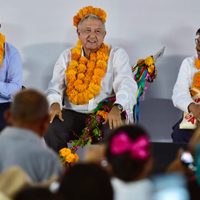 Ustedes me califican si vamos bien o estamos atrasados, plantea AMLO a duranguenses