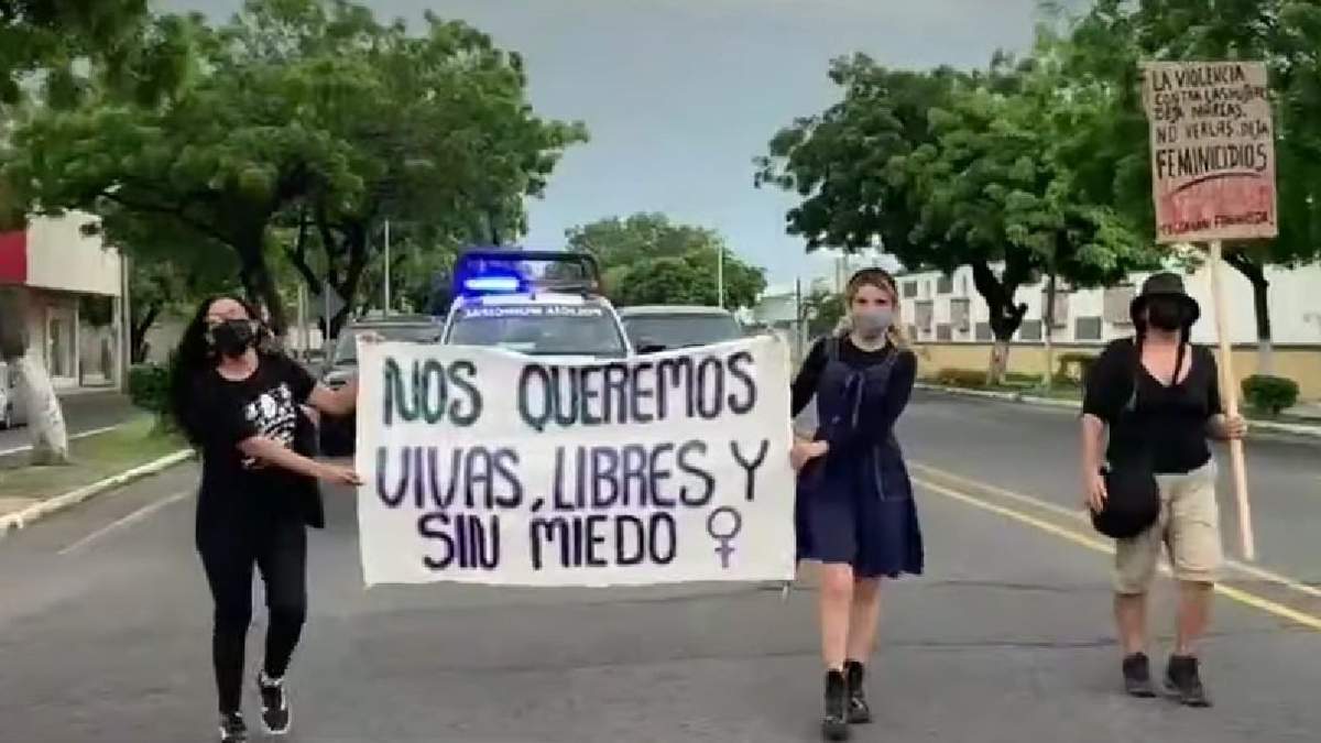 Manifestación contra los feminicidios en Tecomán, uno de los municipios con más casos en Colima