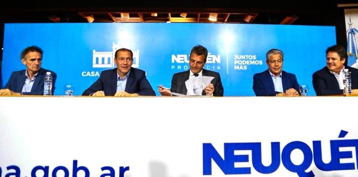 Firma de acuerdos. Fuente: (Gobierno de Neuquén)