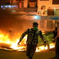 Tres muertos y 400 detenidos bajo amenaza de "cadena perpetua" en las protestas de Marruecos