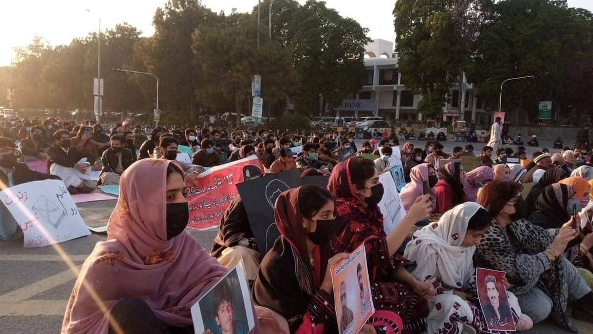 Un grupo de mujeres realizó una protesta en contra de las desapariciones forzadas