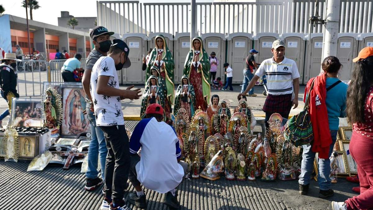Peregrinos rumbo a la Basílica de Guadalupe