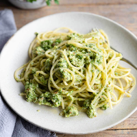 Rico y diferente: hacé este pesto de zuchinis y llevá tus fideos a otro nivel