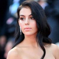 ¡Filtrada! Georgina Rodríguez se hace viral con una postal como Dios la trajo al mundo