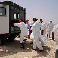 Rescatan los cuerpos de 110 personas en una playa de Libia