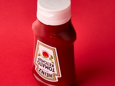 No tires los envases de ketchup vacíos: mirá cómo usarlos para preparar los panqueques más prolijos