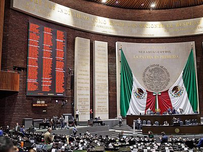 El Legislativo desacata a la SCJN: Dos prórrogas... y aún no diseña la Ley de Comunicación Social
