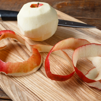 No tires las cáscaras de manzana: mirá cómo usarla para hacer pizzas y panes