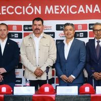 Presentan a Benjamín Gil como manager que dirigirá a la selección en el Clásico Mundial de Beisbol