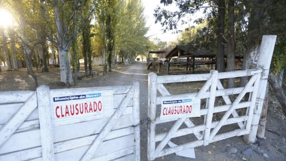 Clausura y multa para el club dónde se jugó un partido de polo en plena cuarentena. Fuente: (Twitter)