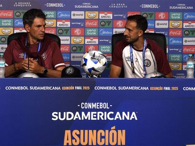 Lanús y Atlético Mineiro se enfrentan "por la gloria" en el Defensores del Chaco