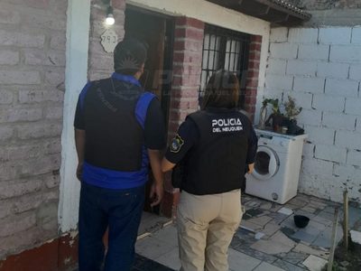 Detuvieron en Puerto Madryn a la pareja que hirió a los empleados de un hipermercado de Neuquén