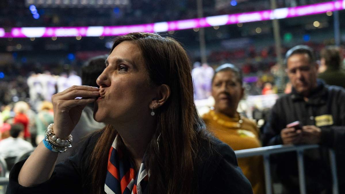 Kenia López Rabadán, presidenta de la Mesa Directiva de la Cámara de Diputados