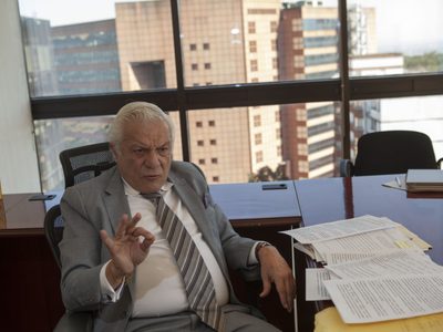 Destituyen al presidente del Tribunal Universitario de la UNAM por acoso sexual contra alumna