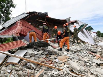 Al menos 60 víctimas fatales tras un fuerte terremoto en Filipinas