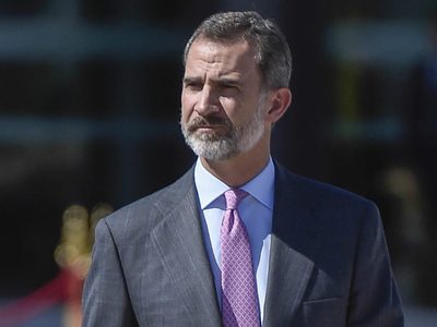 Es terrible y no piensa detenerse: la joven que no deja en paz al Rey Felipe