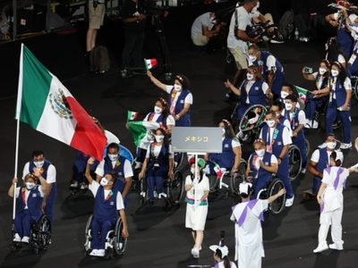 México desfiló en los paralímpicos de Tokio; 60 deportistas buscarán una presea