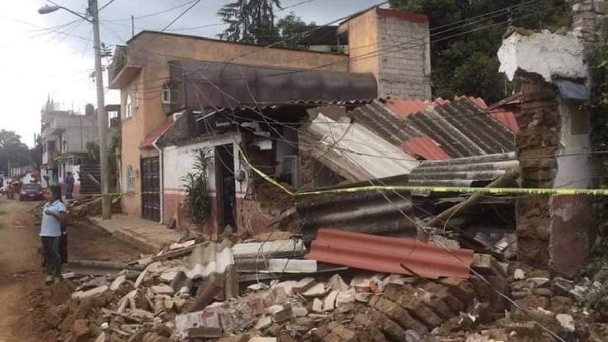 En Michoacán, es sismo también dejó daños en casas