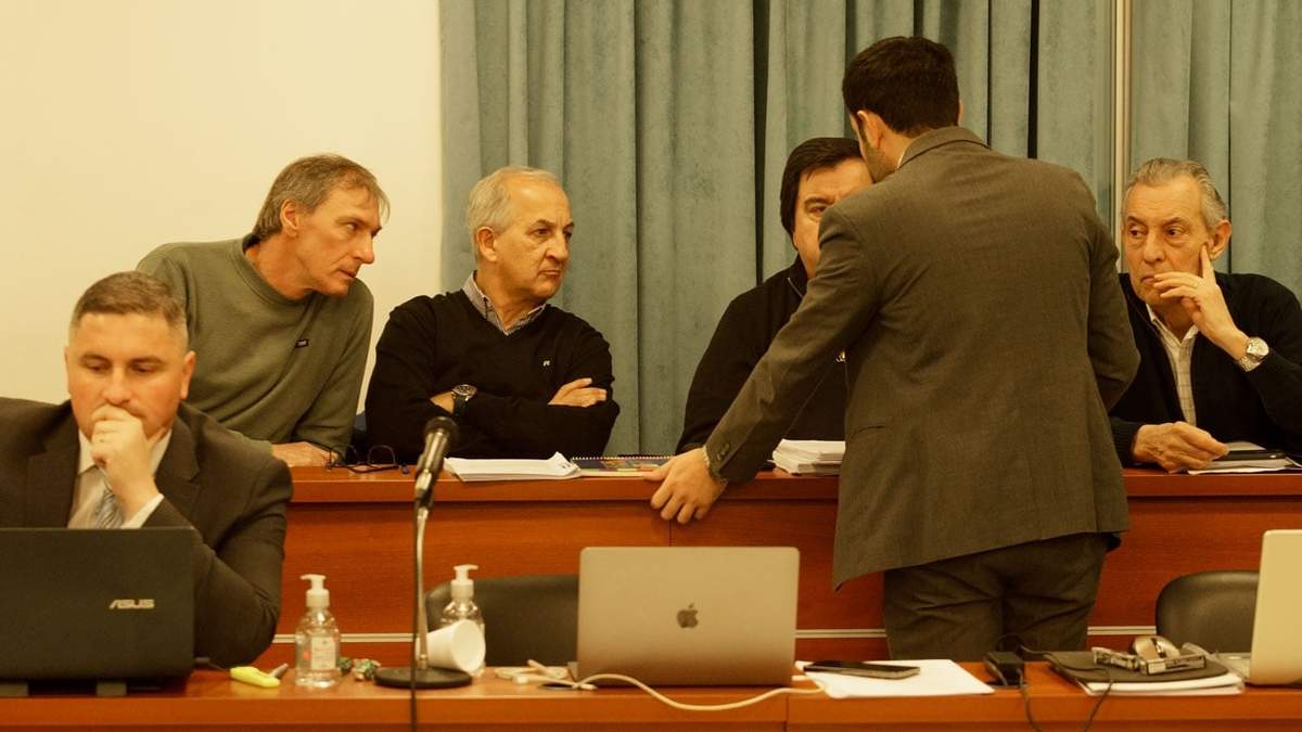 Los imputados durante el primer día del juicio en la Ciudad Judicial. Fuente: (Emiliano Ortiz)