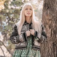 Nicole Neumann tiene el tapado más versátil de la temporada: mirá cómo combinarlo