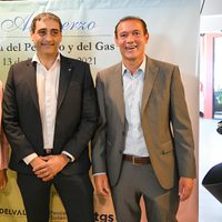Día del Petróleo: Omar Gutierréz se reunió con Arabela Carreras
