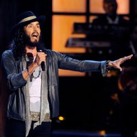 Policía interroga al actor Russell Brand por acusaciones de agresión sexual
