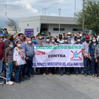 Agricultores de Tamaulipas protestan en Conagua de Nuevo León