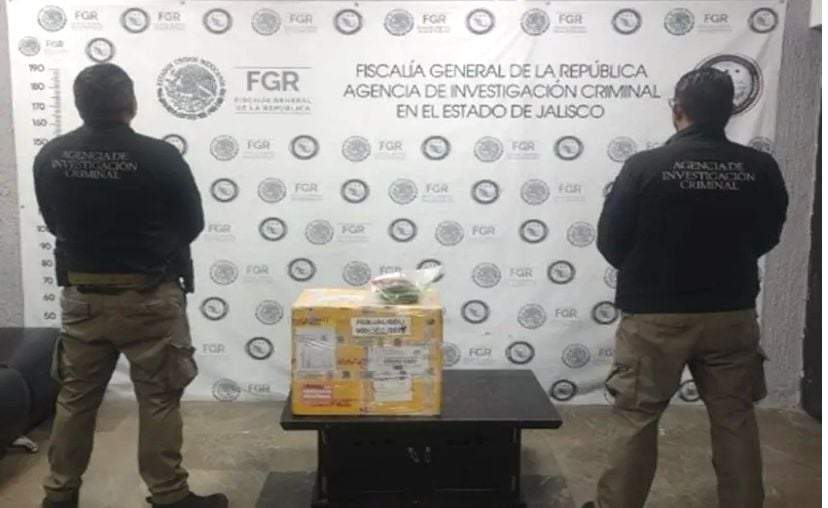 Caja con metanfetaminas descubierta en aeropuerto de Guadalajara