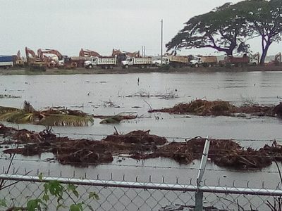 Las lluvias inundan el terreno donde se construye Dos Bocas