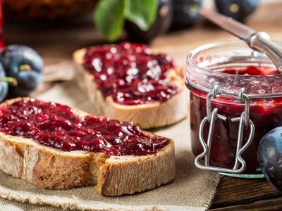 Mermelada de ciruelas sin azúcar: una receta fácil con pocos ingredientes y el secreto para darle una textura única