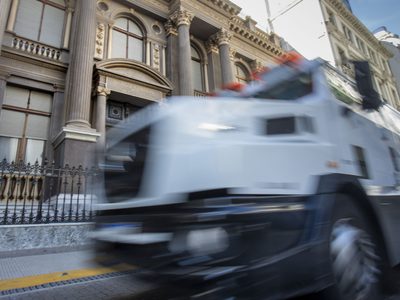 Por lo feriados, los bancos sólo atenderán tres días
