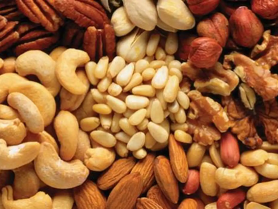 No son las nueces ni las almendras: el fruto seco rico y fácil de conseguir que combate el envejecimiento