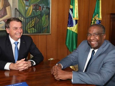 Por mentir en su CV, renunció el ministro de Educación de Brasil
