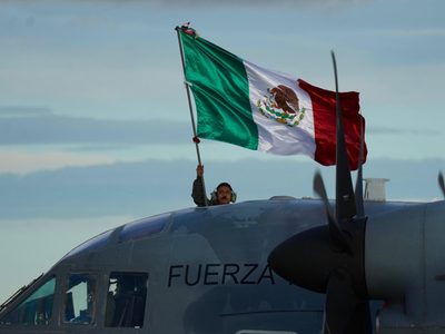 México envía a Los Ángeles un equipo especializado en combatir incendios (Videos)