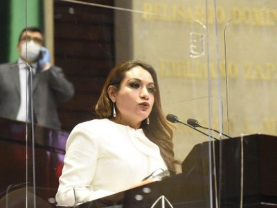 Diputada infectada pide a personas con las que tuvo contacto hacerse prueba de covid