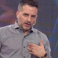 Ángel de Brito se sumó a la pelea entre Mariana Brey y Pampita y ¡tomó esta posición!