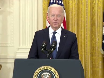 Biden anuncia reducción de 40% en contagios de covid y subsidios a negocios dañados por la pandemia
