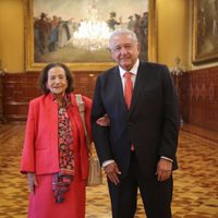AMLO recibe a Ifigenia Martínez en Palacio Nacional