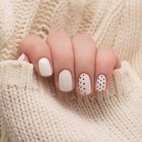 Nail art: dejá la manicura francesa atrás y optá por estos 5 diseños con esmalte blanco