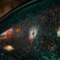 En intento de asalto, disparan al conductor de un Mercedes Benz en la Del Valle; resulta ileso