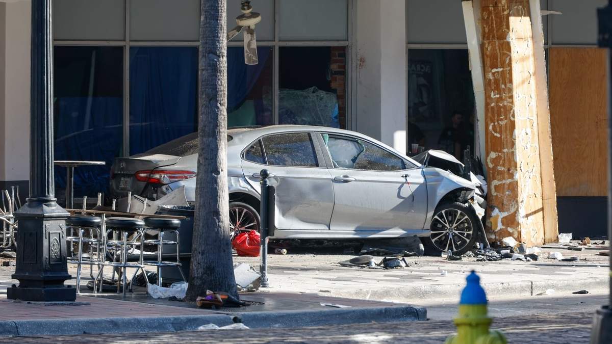 El vehículo que se estrelló contra un bar de Tampa
