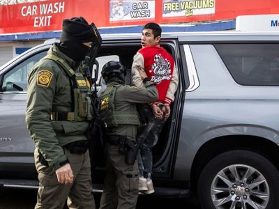 Piden a Sheinbaum rechazar la reactivación en EU del programa “Quédate en México”