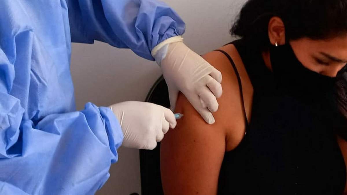 Vacunación contra el coronavirus. Fuente: (Twitter)