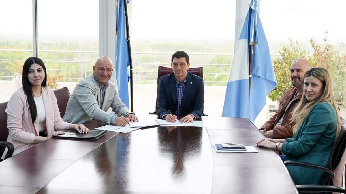 Legislatura trabajará en conjunto con la CALF. Fuente (Legislatura Neuquén)